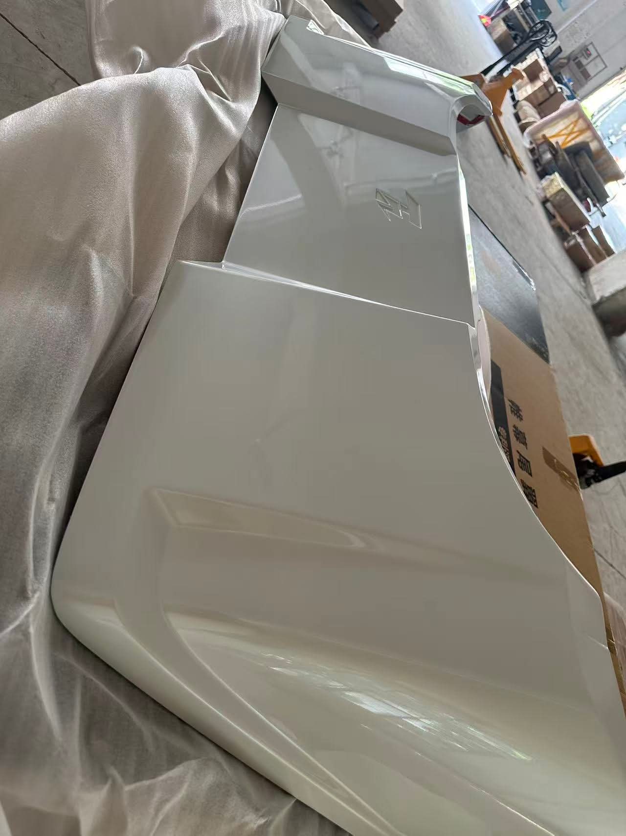 WM 2021+ Sienna Trunk Spoiler