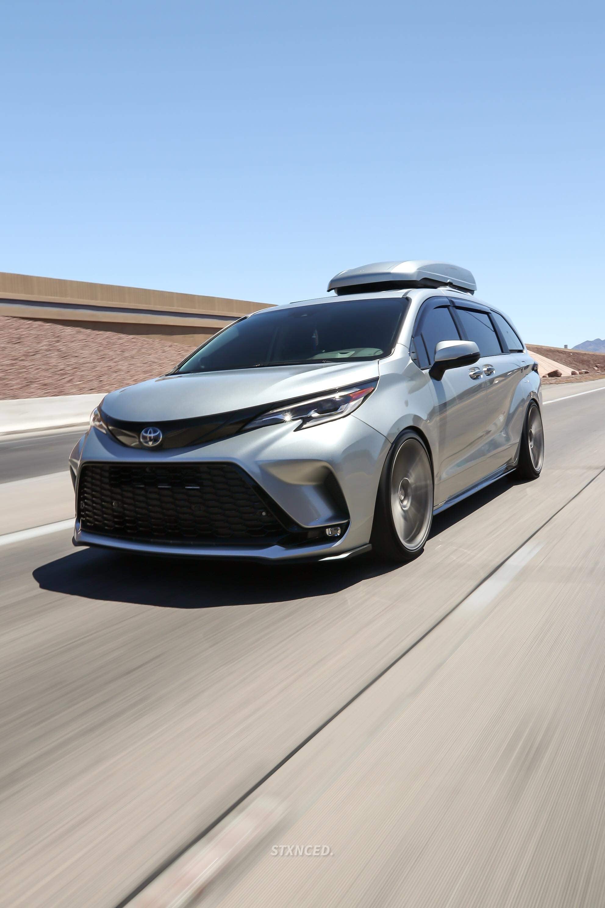 2021+ Toyota Sienna UAS Solution Series Air Suspension Kit